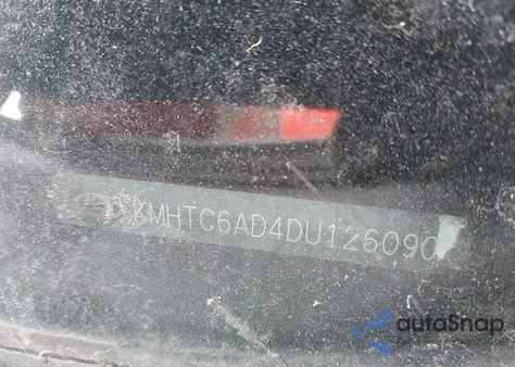 2013 Hyundai Veloster Base W/Red z USA, uszkodzony, nr VIN KMHTC6AD4DU126090